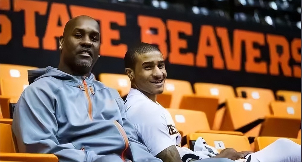 做出决定性 做出决定性