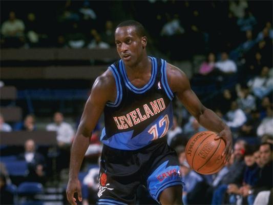 恭喜！锡伯杜获胜场数升至尼克斯队史第4 下一个超越目标是小范甘迪